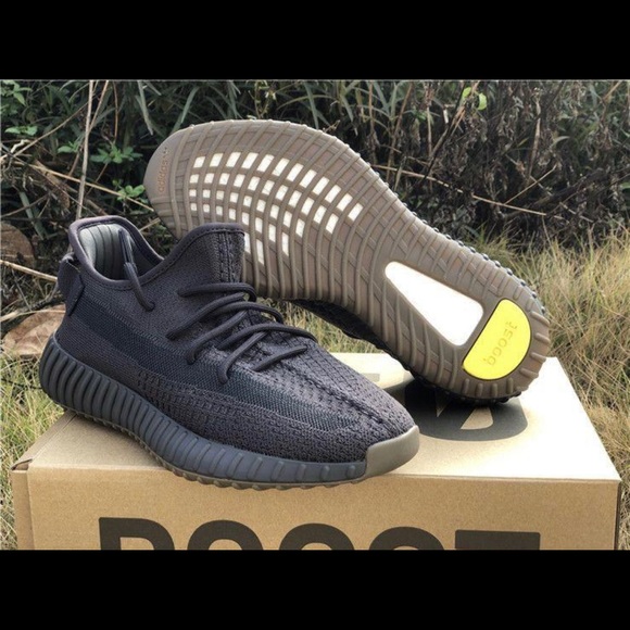 YEEZY BOOST 350 V2 - Picture 5 of 8